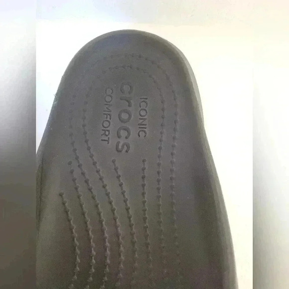 Crocs Men’s Comfort Summer Flip Flop Sandal - Picture 2 of 7